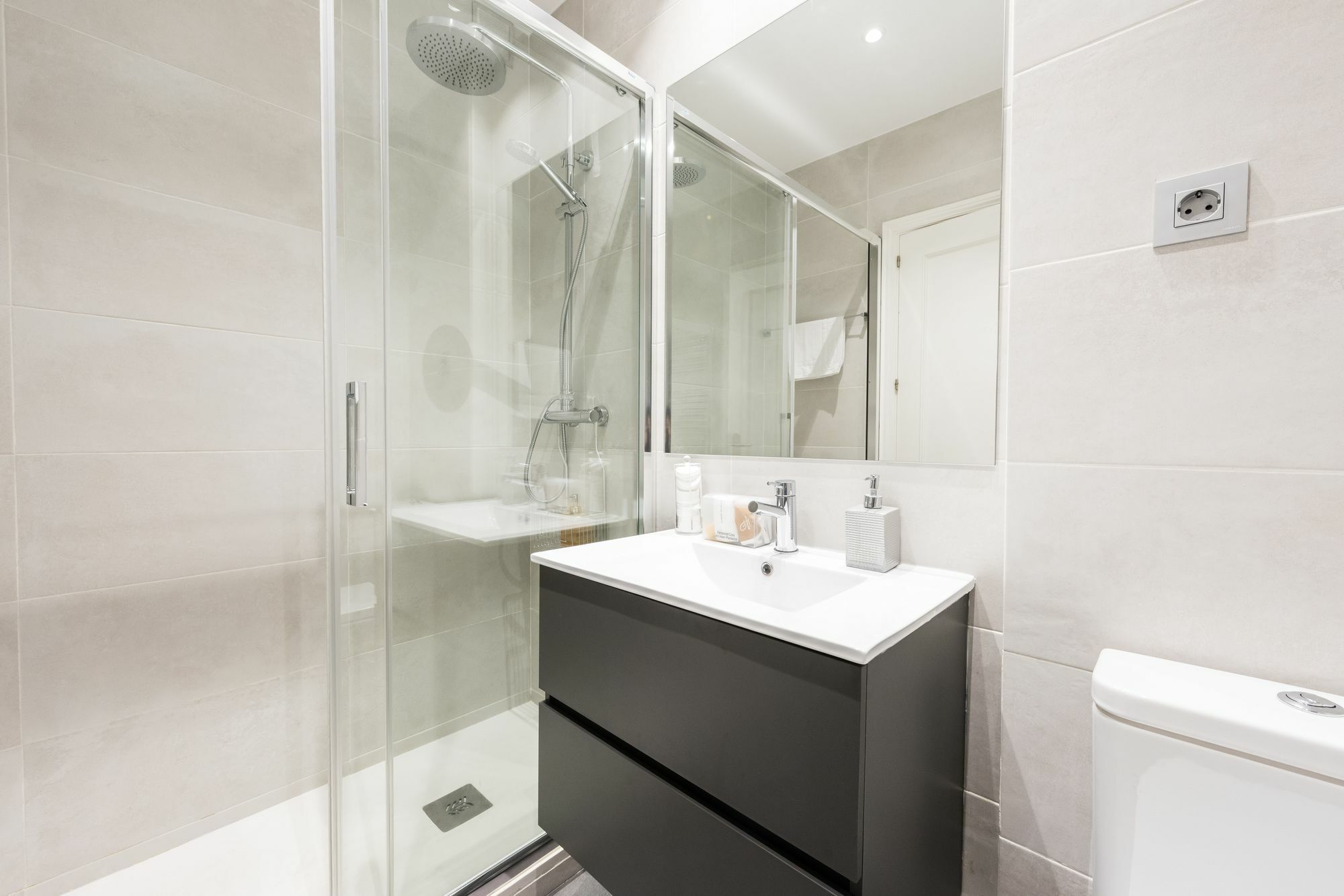Apartament Atico En Chueca By Madflats Collection Madryt Zewnętrze zdjęcie
